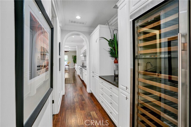 Building Photo - 54 Clifford