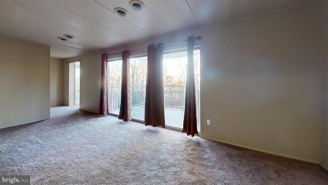 Building Photo - 2612 Fort Farnsworth Rd