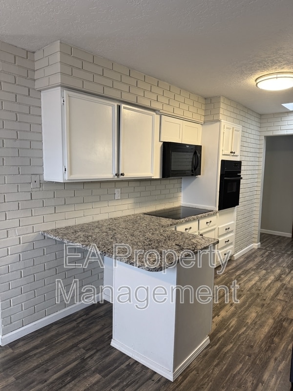 Building Photo - 1417 Dorothy St NE