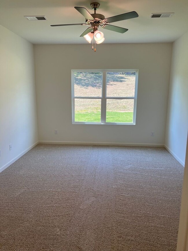 Building Photo - Margaret Location, 1 level 4 BR / 2 BA on Cul-da-sac