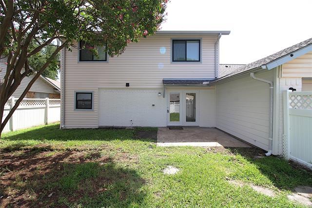 Building Photo - 2805 Meadow Park Dr
