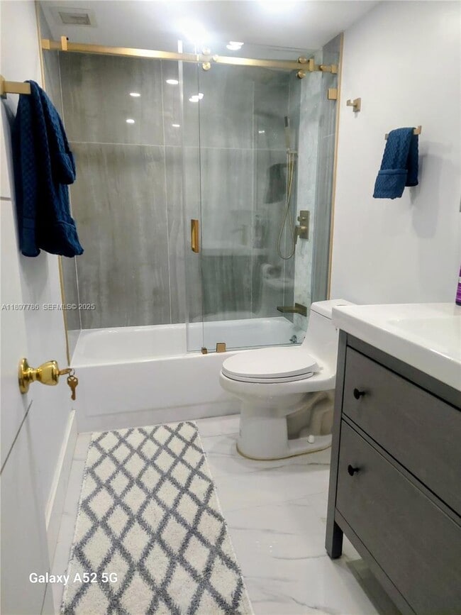 Building Photo - 5005 Collins Ave