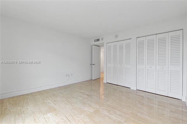 Building Photo - 1600 S Bayshore Ln