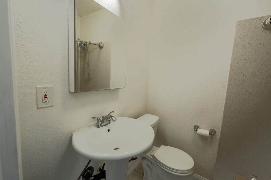 Building Photo - 3765 Angelo Ave