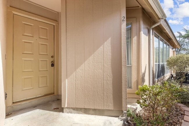 Building Photo - 8430 Cranberry Hill