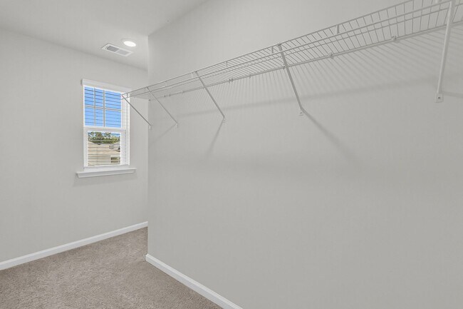 Building Photo - 509 Red Twig Rd