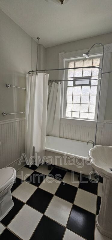 Building Photo - 4523 Wyoming St