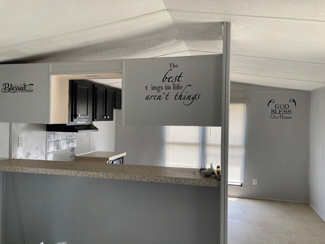 Building Photo - Awesome  Mobile Home in Gallaway, TN for R...