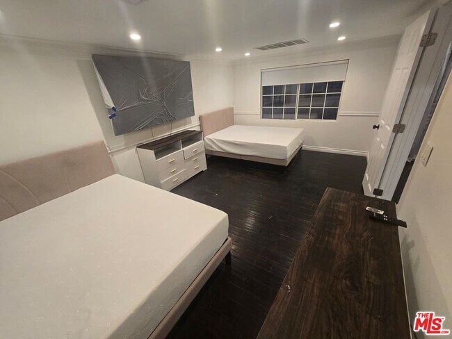 Building Photo - 19150 Topham St