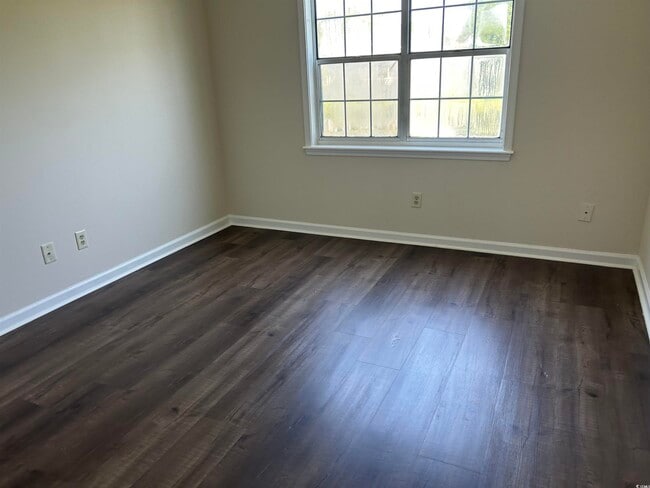 Building Photo - 6850 King Arthur Dr