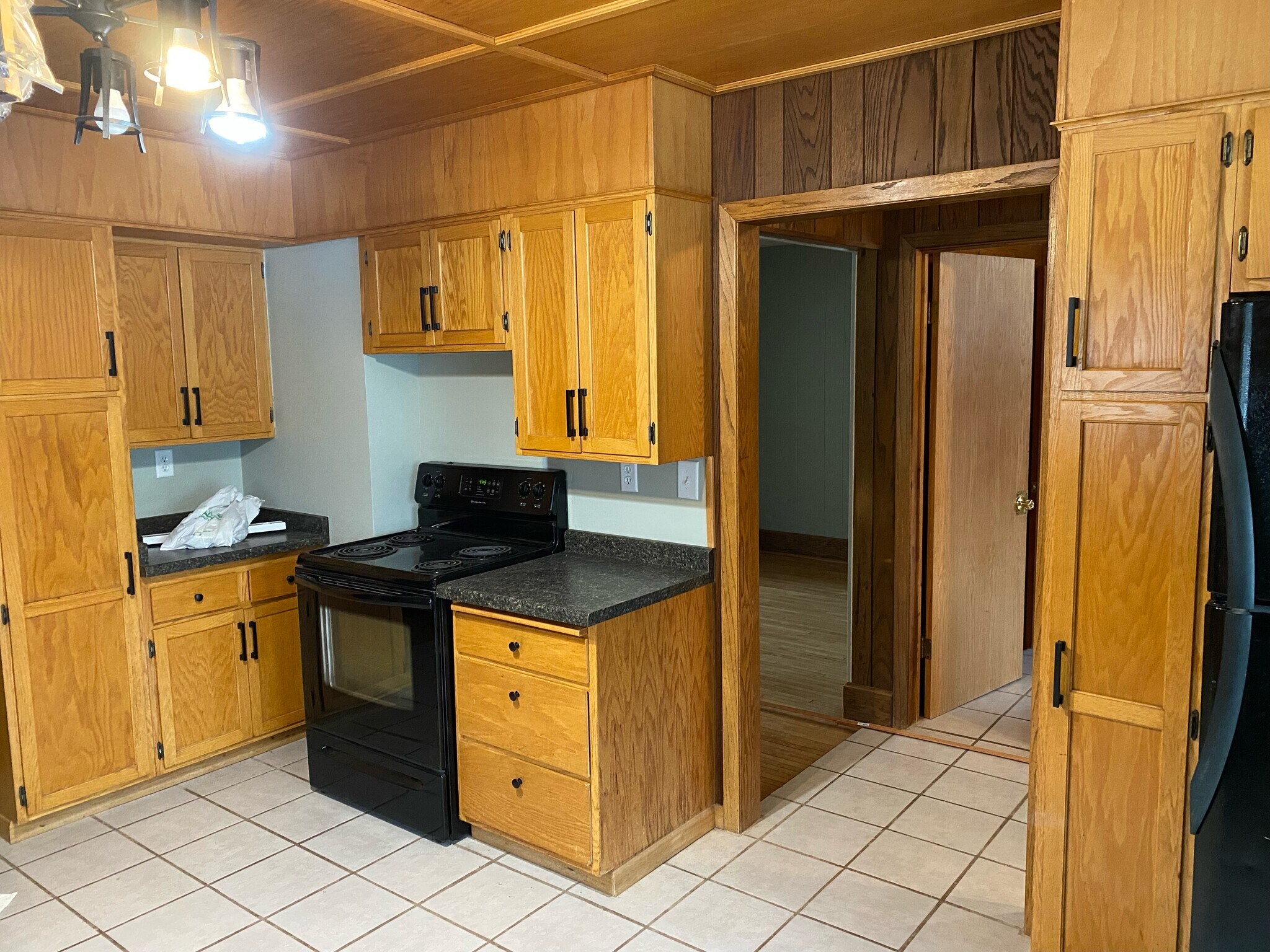 Building Photo - 5185 Samuelson Rd