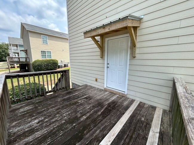 Building Photo - 310 Northside Dr
