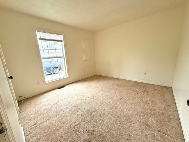 Building Photo - Roanoke St