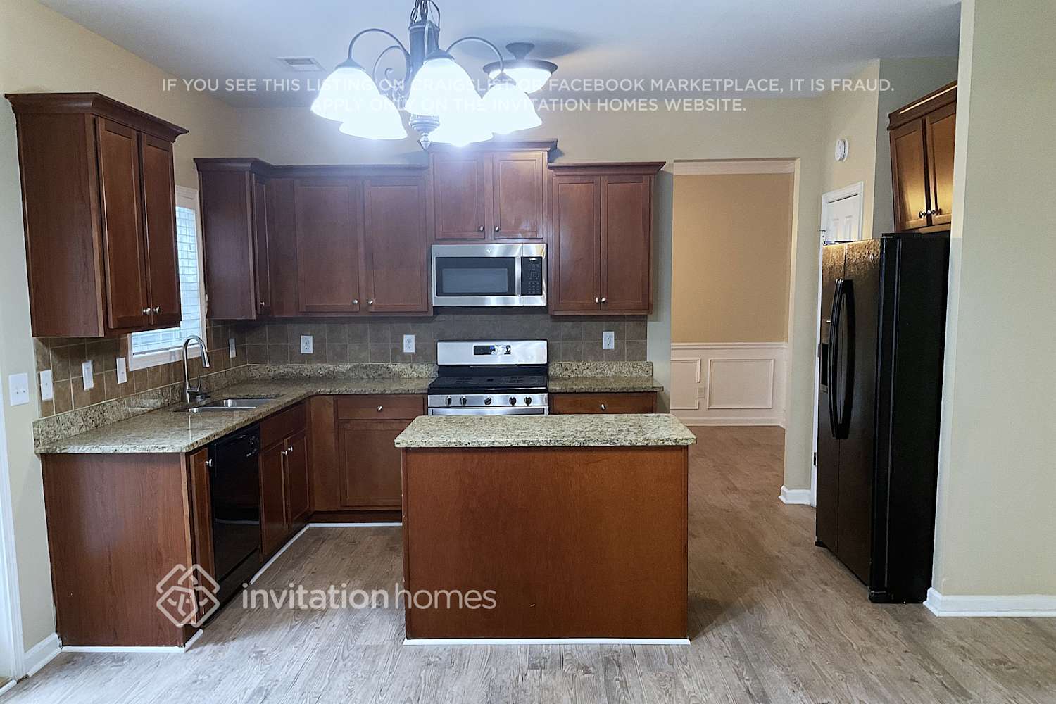 Building Photo - 925 Lakeside Ct