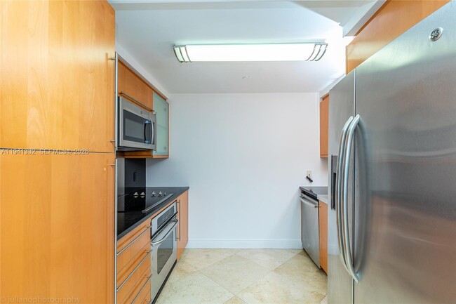 Building Photo - 6365 Collins Ave