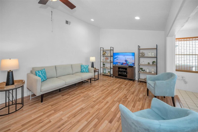 Building Photo - 2017 Santiago Way S