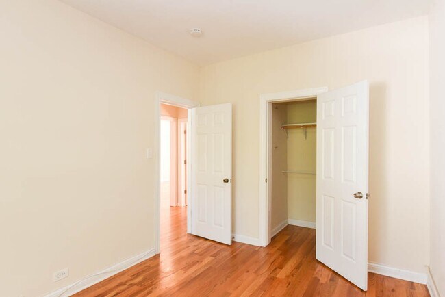 Building Photo - 1240 Oak Ave