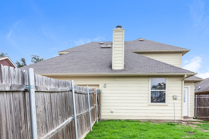 Building Photo - 7513 Amber Dr