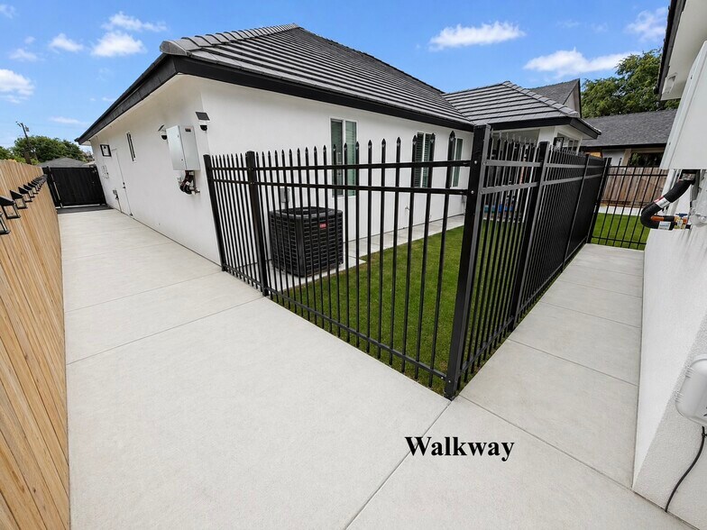 Building Photo - 590 N Lincoln Ave