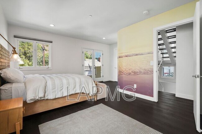 Building Photo - 9842 Portola Dr