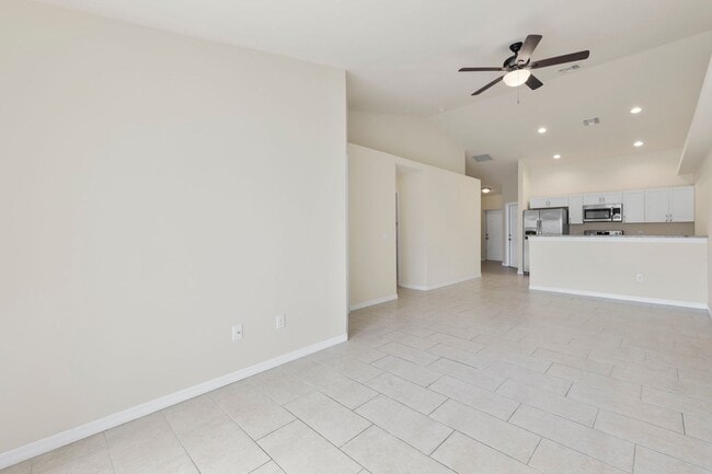 Building Photo - LB - Newly Constructed 3 bed 2 bath duplex with garage.