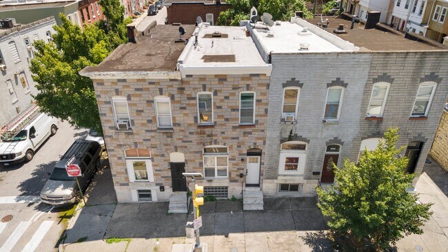 Building Photo - 2505 E Fayette St