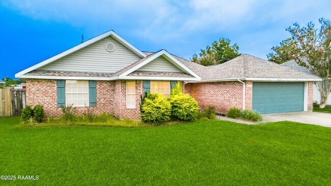 Building Photo - 213 Longleaf Dr