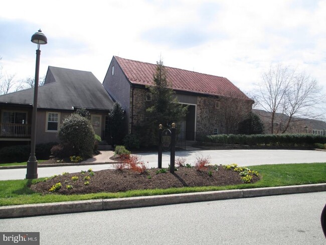 Building Photo - 8 Coventry Ct