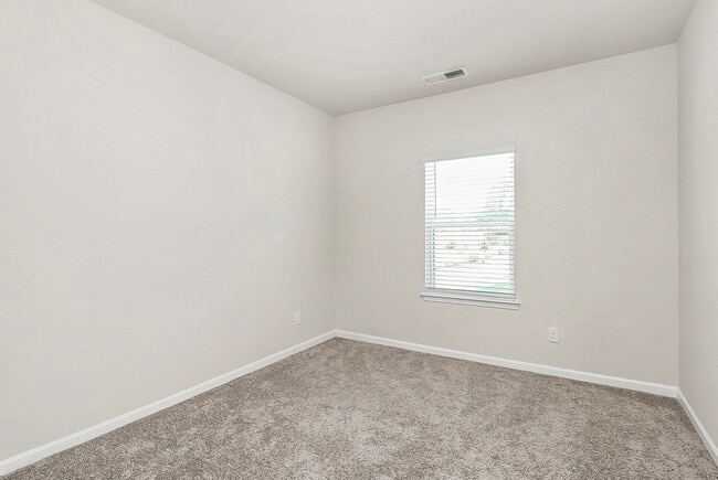 Building Photo - 730 Herlong Ave
