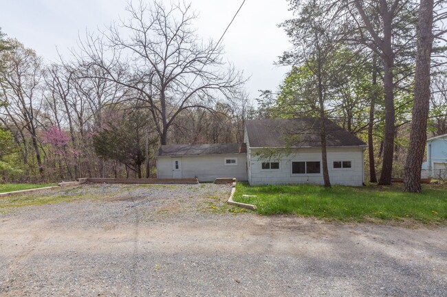 Building Photo - 2 Bed, 2 Full Bath Single Family Home in H...