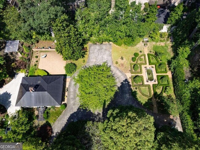 Building Photo - 2538 Parkside Dr NE