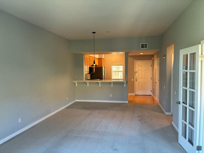 Primary Photo - 121 Crescent Ct