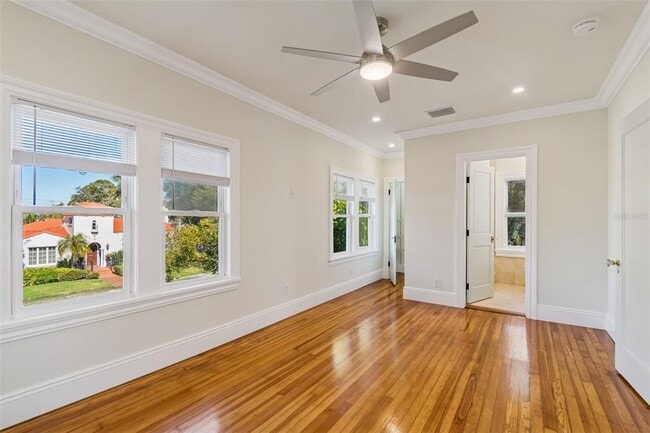 Building Photo - 344 21st Ave NE