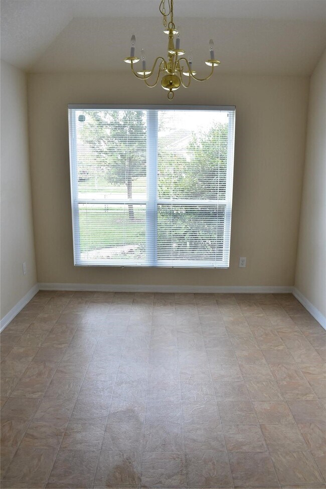 Building Photo - 3610 Barkers Crossing Ave