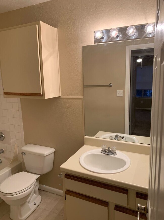 Building Photo - Perkinshire 104