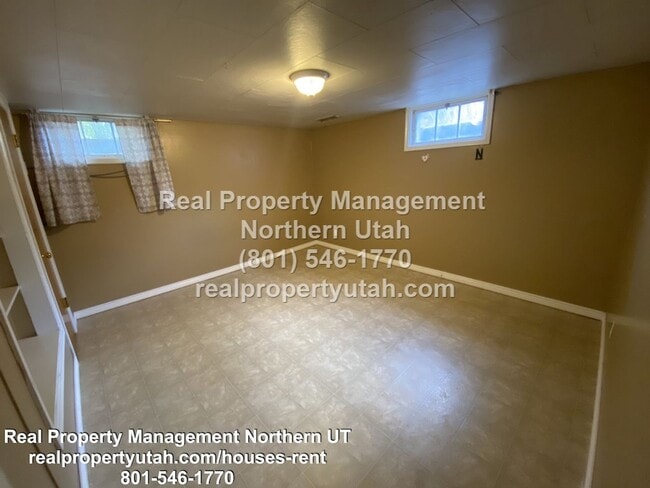 Building Photo - 5 Bedroom 2 Bath Rambler Now Available in ...