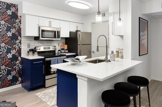 Building Photo - 6873 Peachtree Blvd