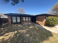 Building Photo - Pre Leasing for Fall 2026!! 4/3 in Medical District!