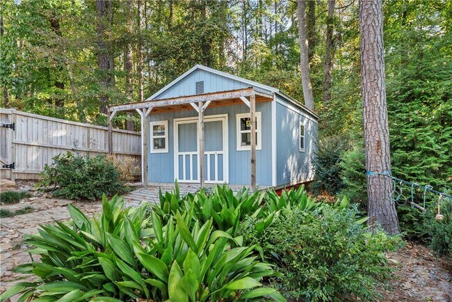 Building Photo - 1495 Spalding Dr