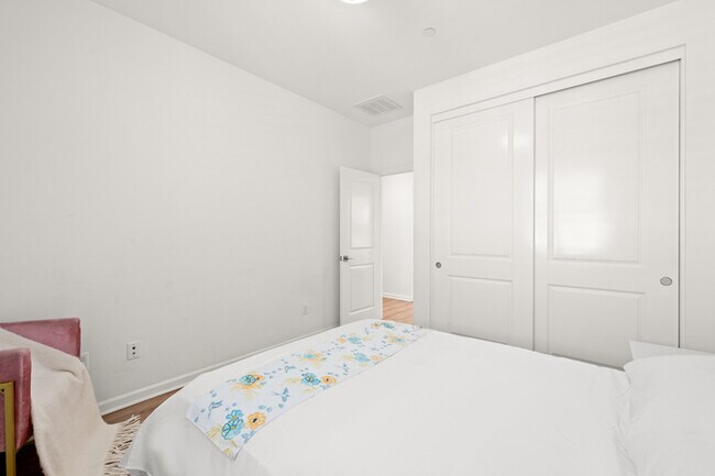 Building Photo - 110 Sugar Cane