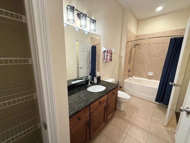 Building Photo - 252 Stetson St