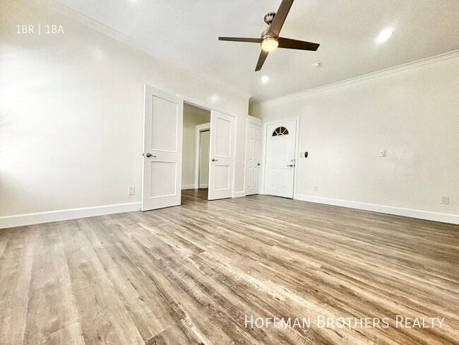Building Photo - 1215 N Berendo St
