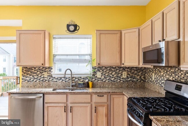 Building Photo - 2471 Clover Field Cir