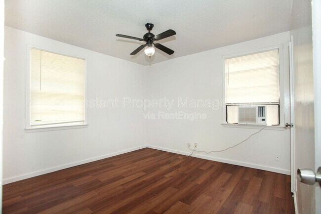 Building Photo - 1105 Stephens St