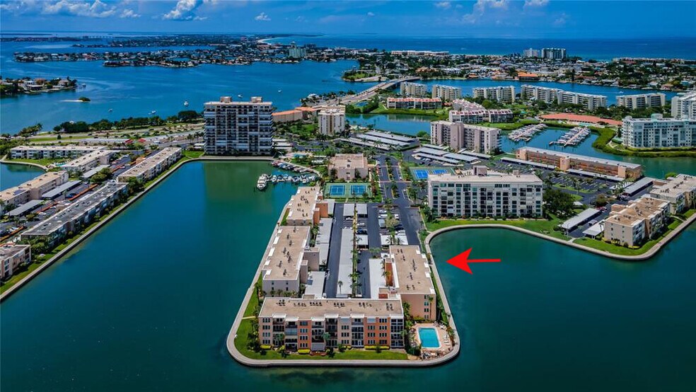 Building Photo - 7665 Sun Island Dr S