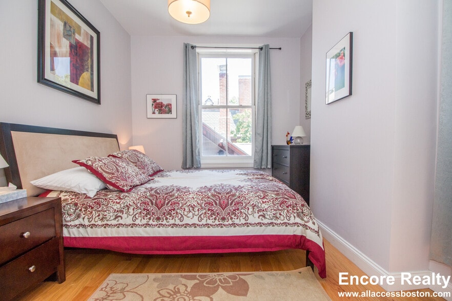 Building Photo - 7 Harvard Square