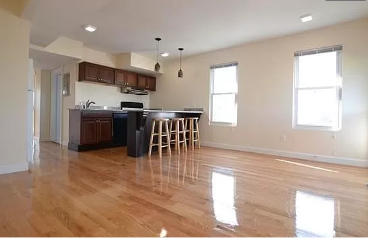 Building Photo - 21 Weitz St