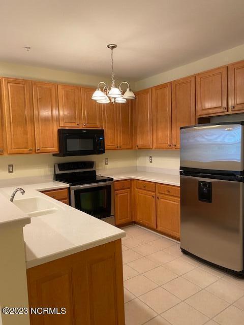 Building Photo - 395 S Crow Creek Dr