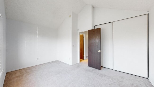 Building Photo - Beautiful Two Bedroom Townhome In Incredible Location!