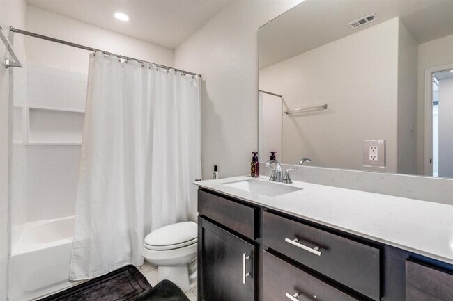 Building Photo - 4638 Teverola Dr